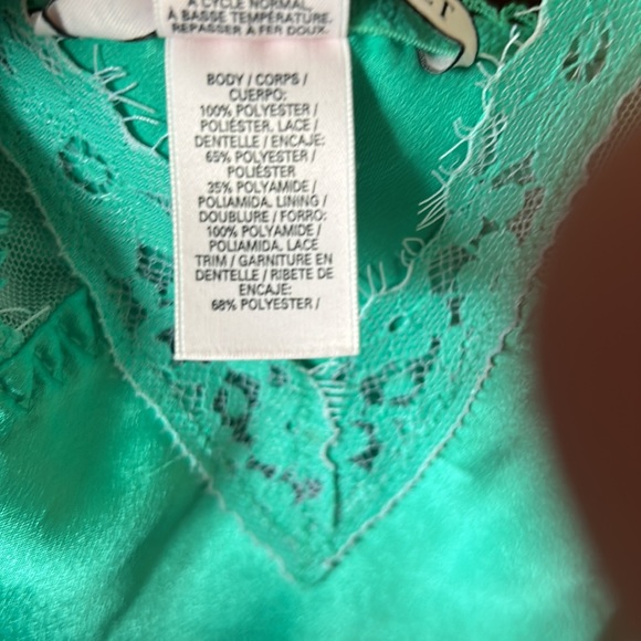 Victoria’s Secret Beautiful Shine Light Green Lace “V” Front Satin Nightie - Picture 6 of 7